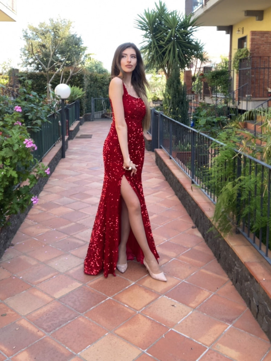 Long red deals fitted dress